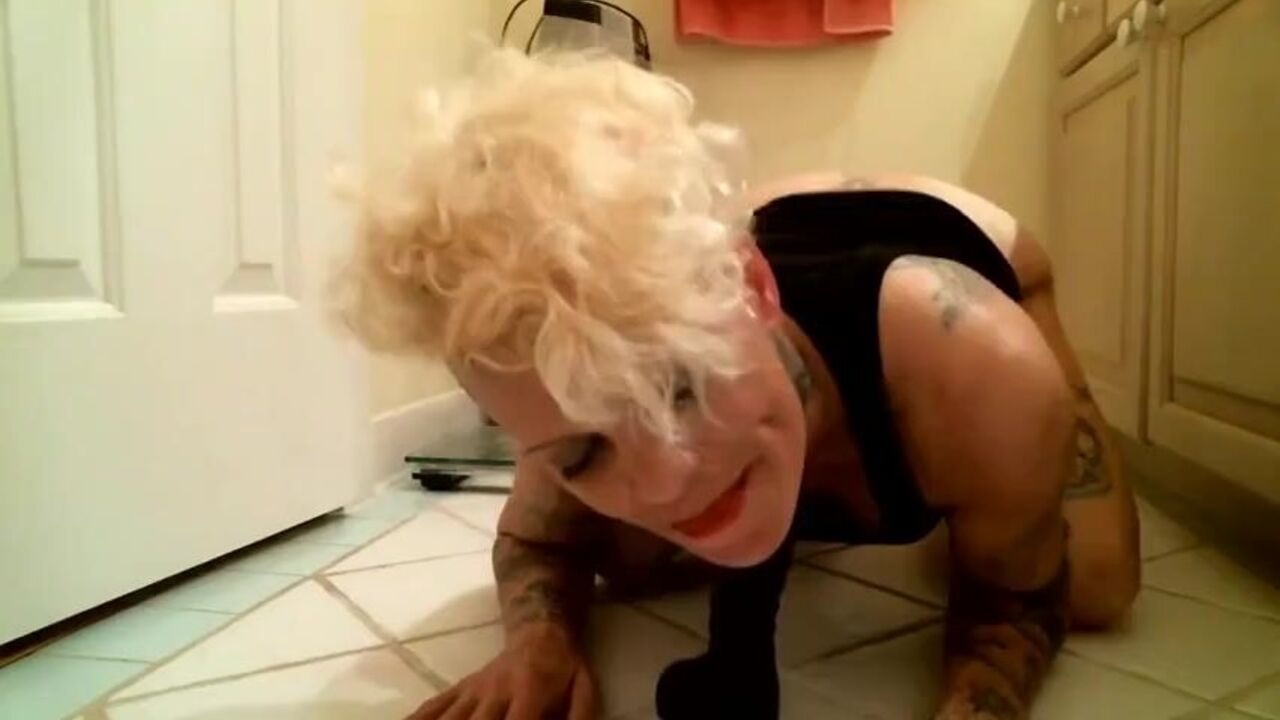 Kinky tattooed goth girl goes wild with anal dildo and scat fetish