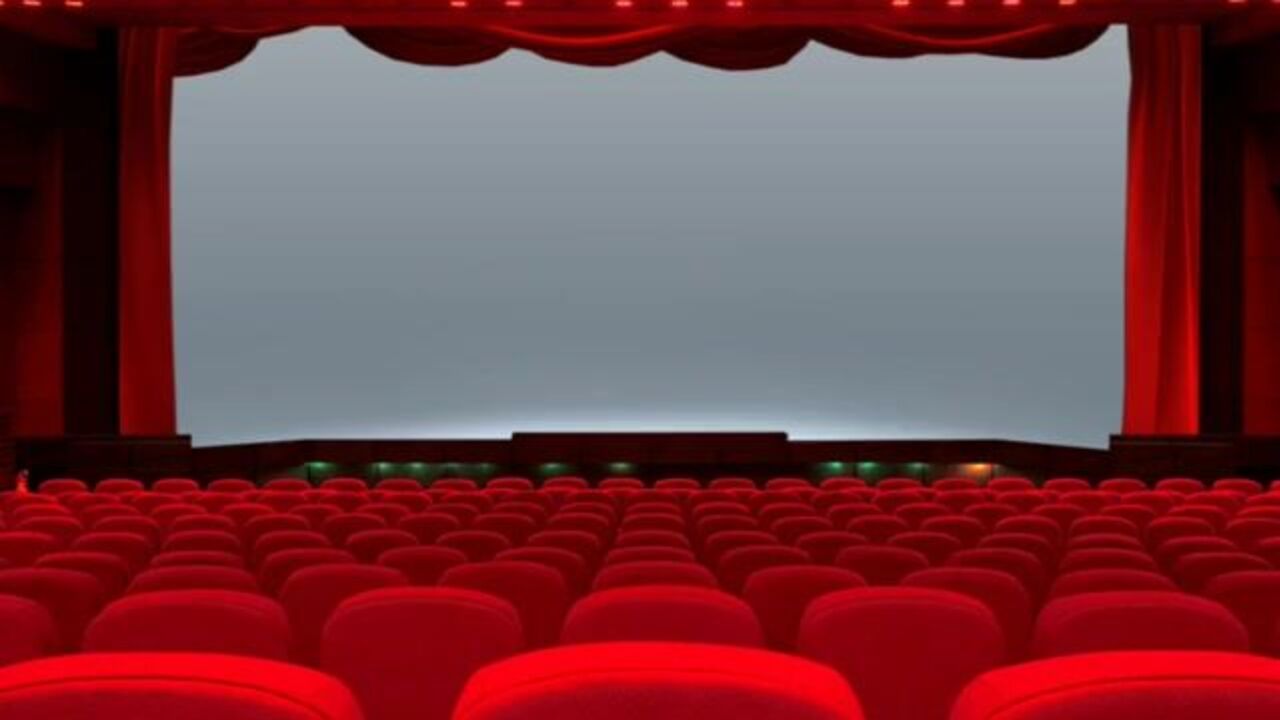 Pervy piano teacher teaches her slutty class while getting her filthy ass drilled