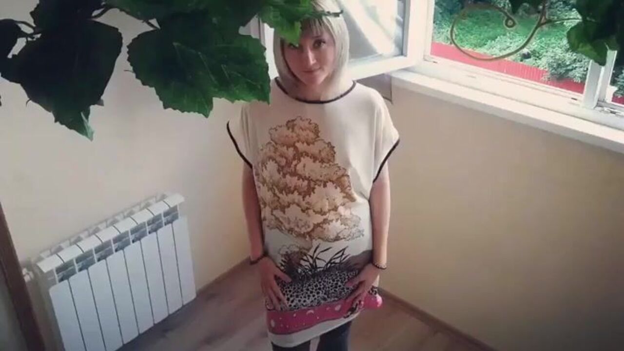 Cherry Bomb gets her pussy drilled in scat porn video