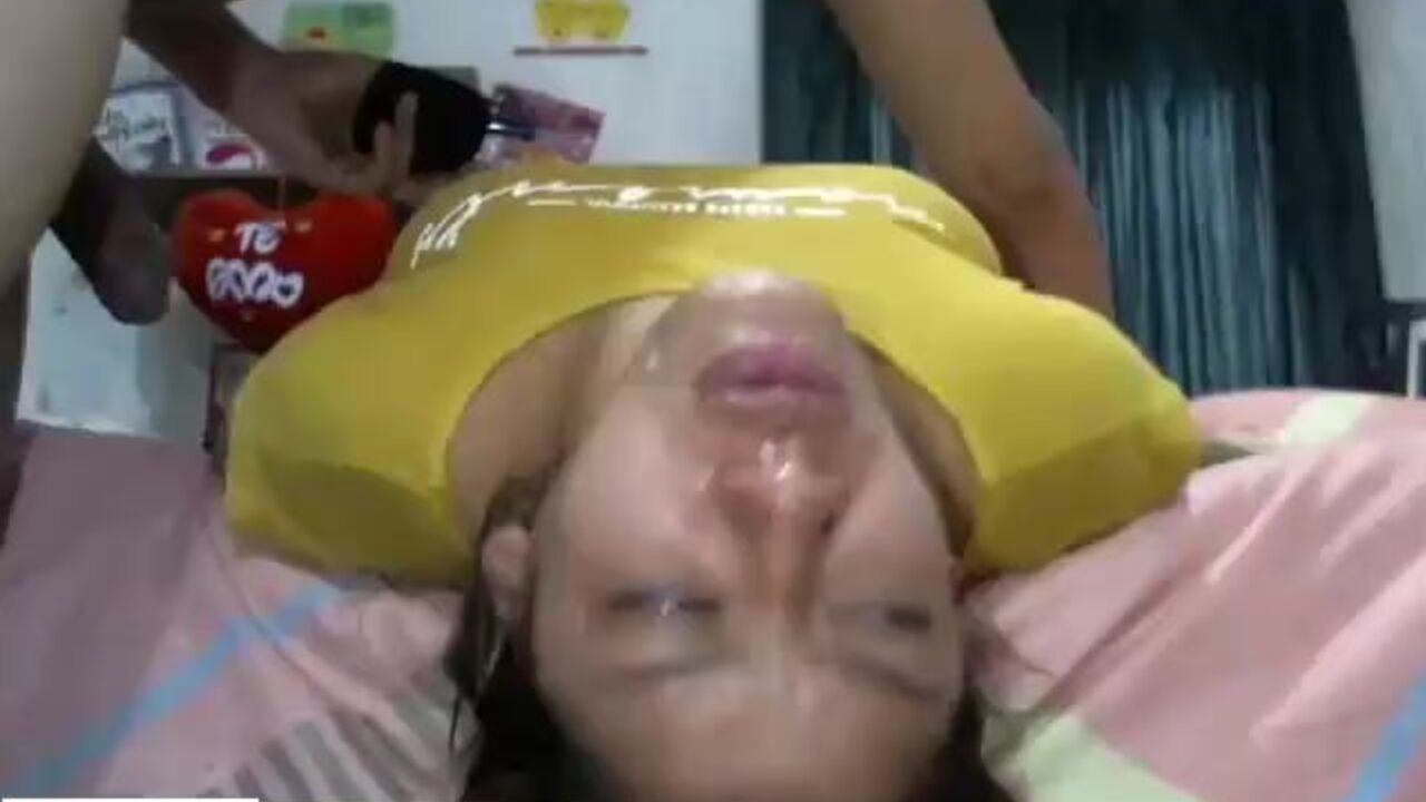 Latina hottie gags on a deep dicking and takes it like a fountain