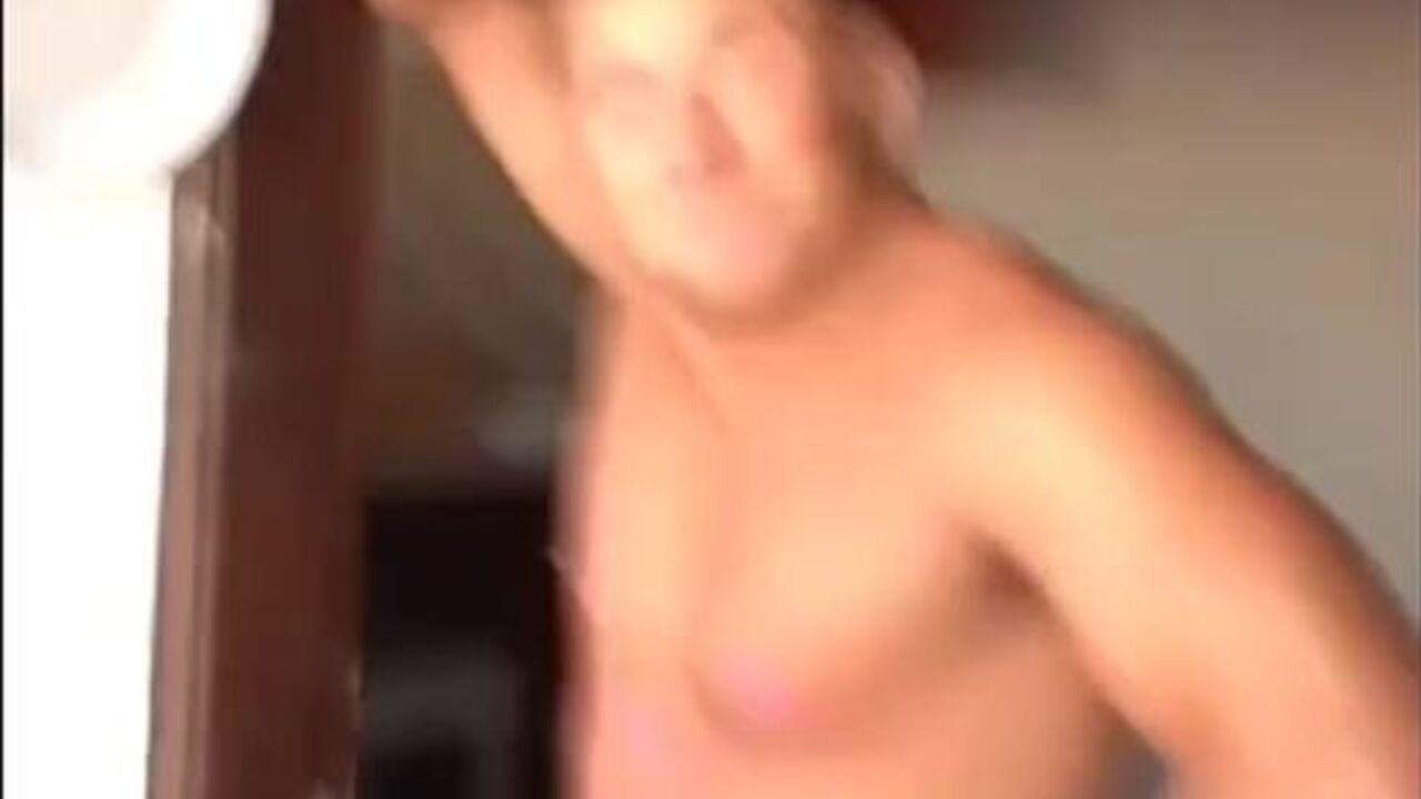 Watch this guy pee and shitting on a dirty plate in a hot piss session