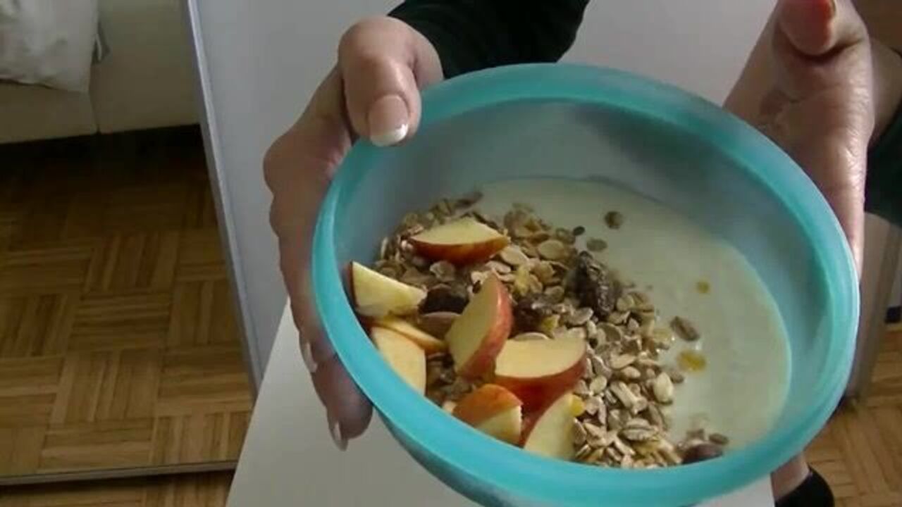 Watch this kinky scat porn video with a scat fetish babe getting off