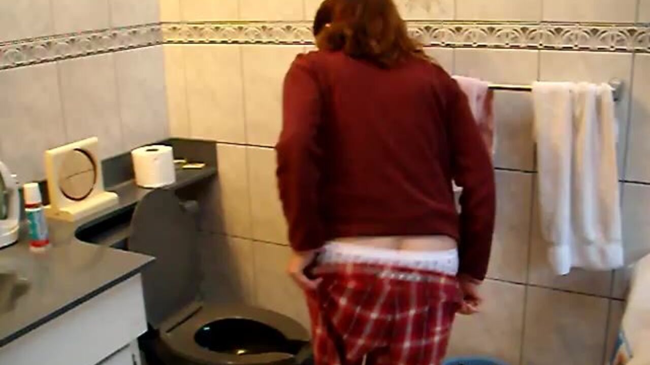 Watch this scat porn video of a scat slave getting drilled hard and deep