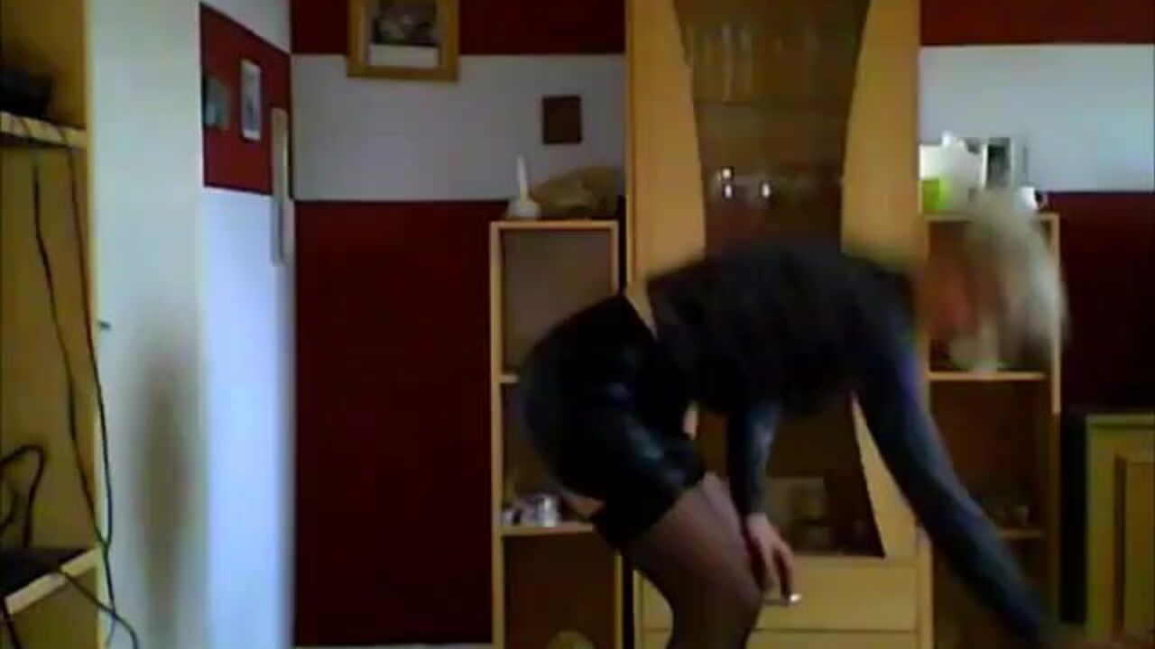 Amateur chick eats her own ass and swallows her own scat for a hot, new fetish video