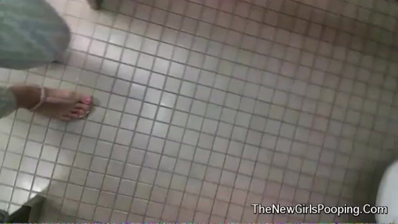 Watch these filthy sluts get their scat fix in this hot scat video