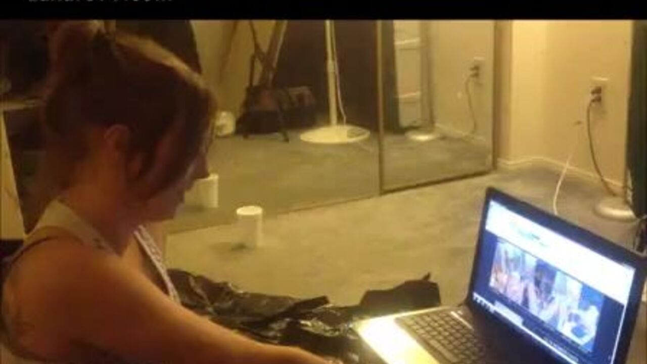 Watch this kinky solo scat video with a filthy slut getting off