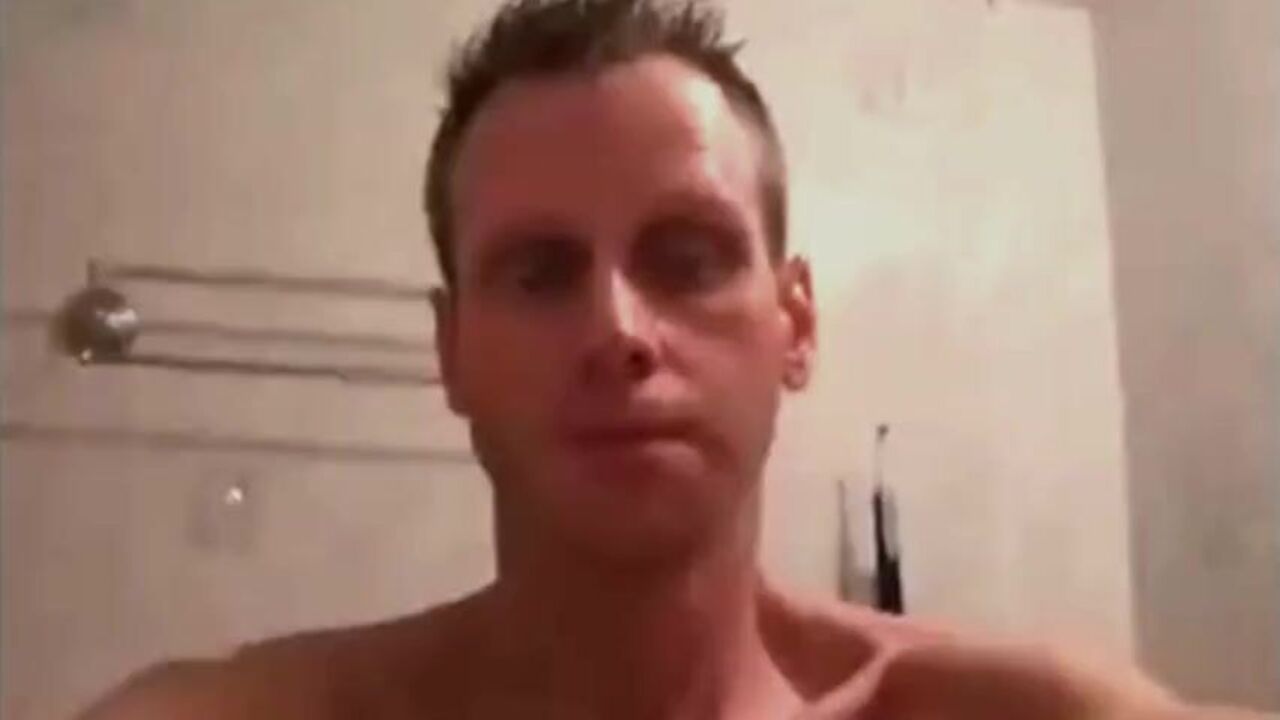 Hot dude takes a hot shower and eats his own scat