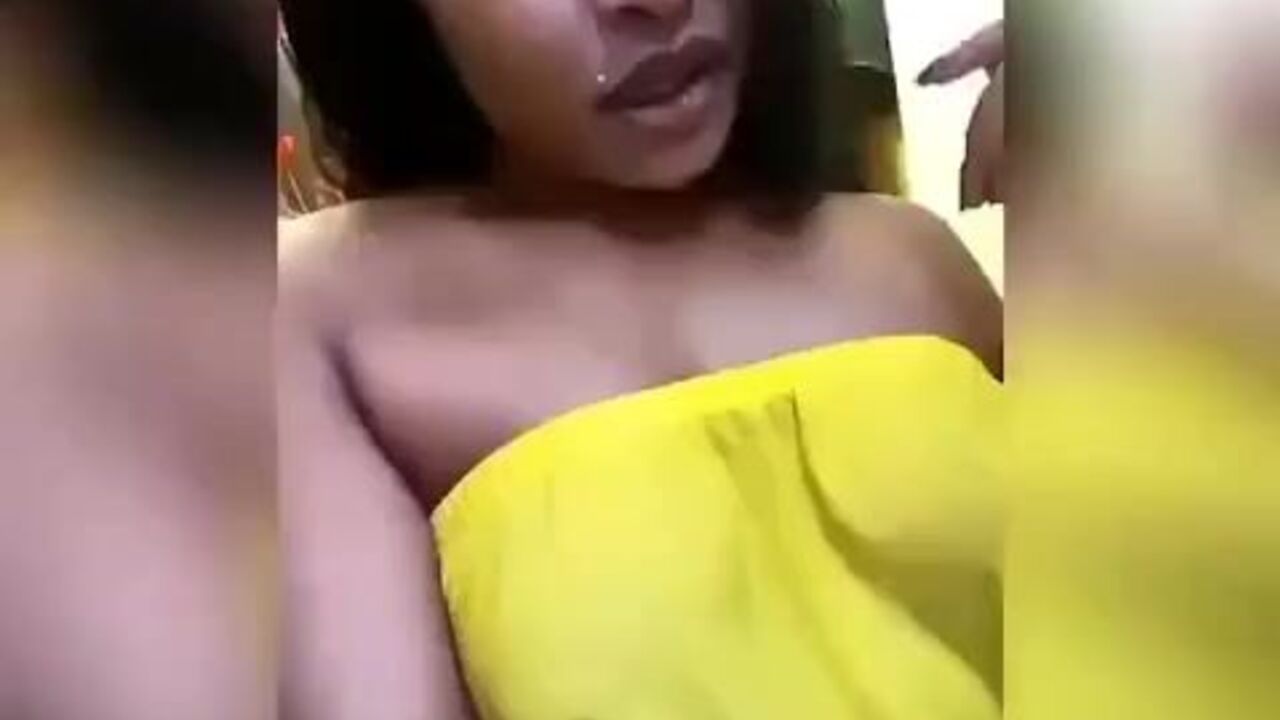 Horny Latina wifey feeds her hungry scat with a hot meal