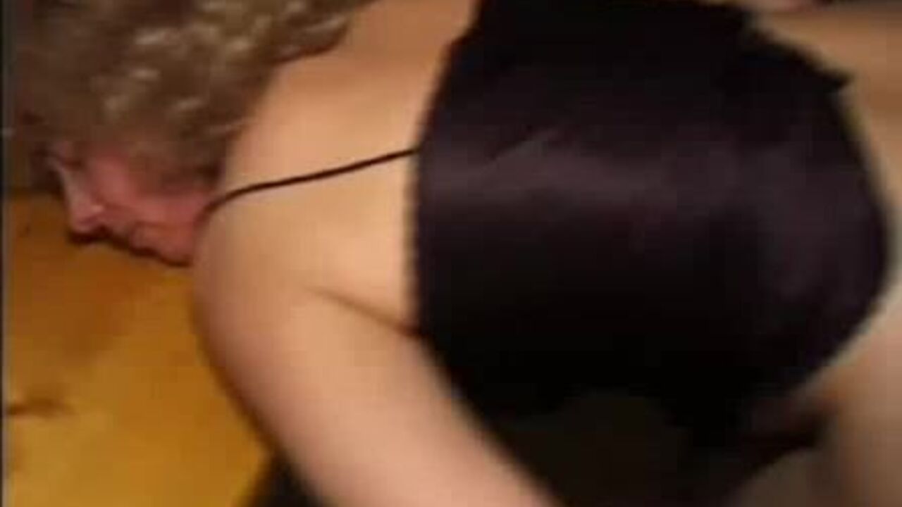 Watch this filthy slut play with her scat like a pro