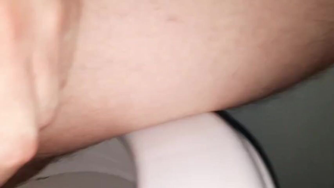 Watch this dirty dude get off with a kinky toilet show