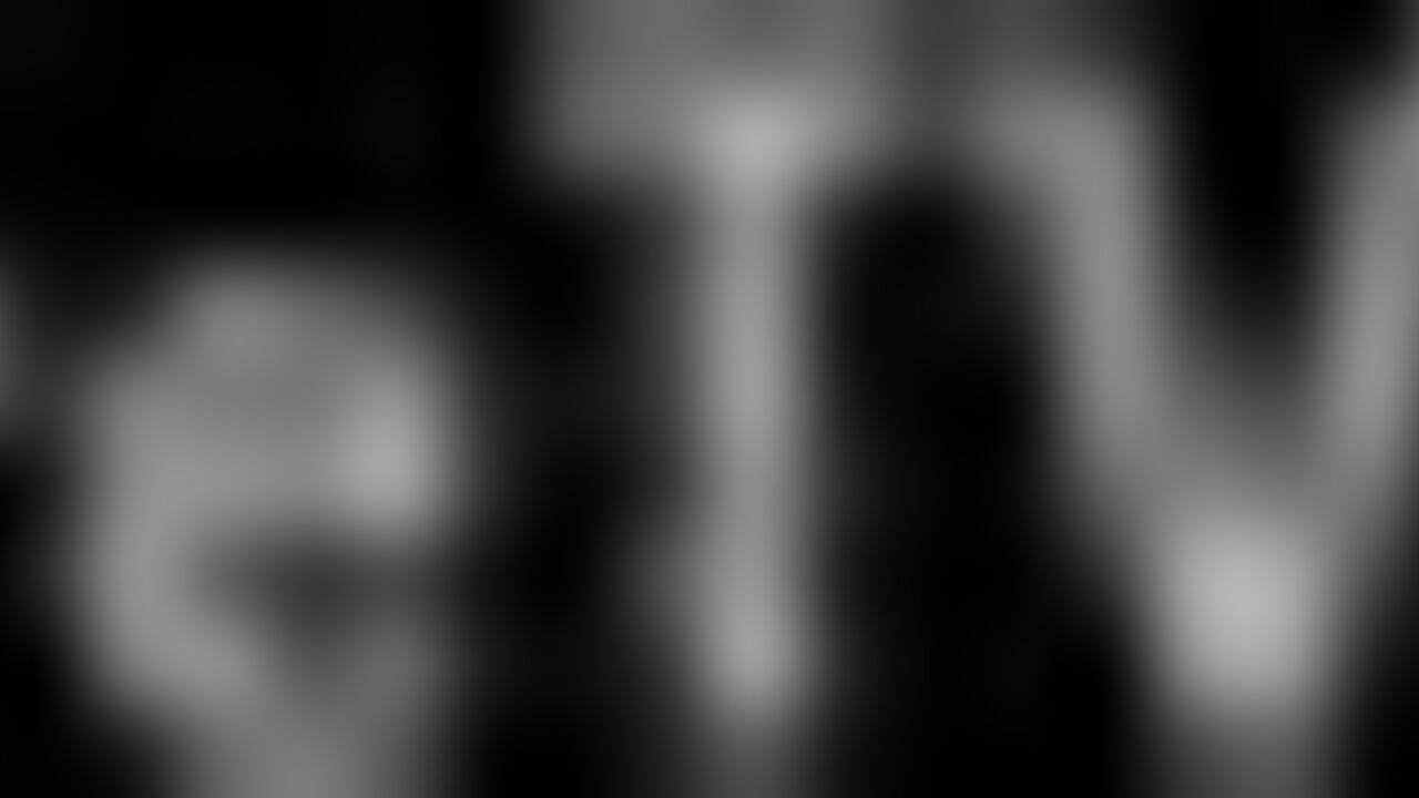 Watch this sexy scat porn video featuring Sharts getting her holes drilled hard