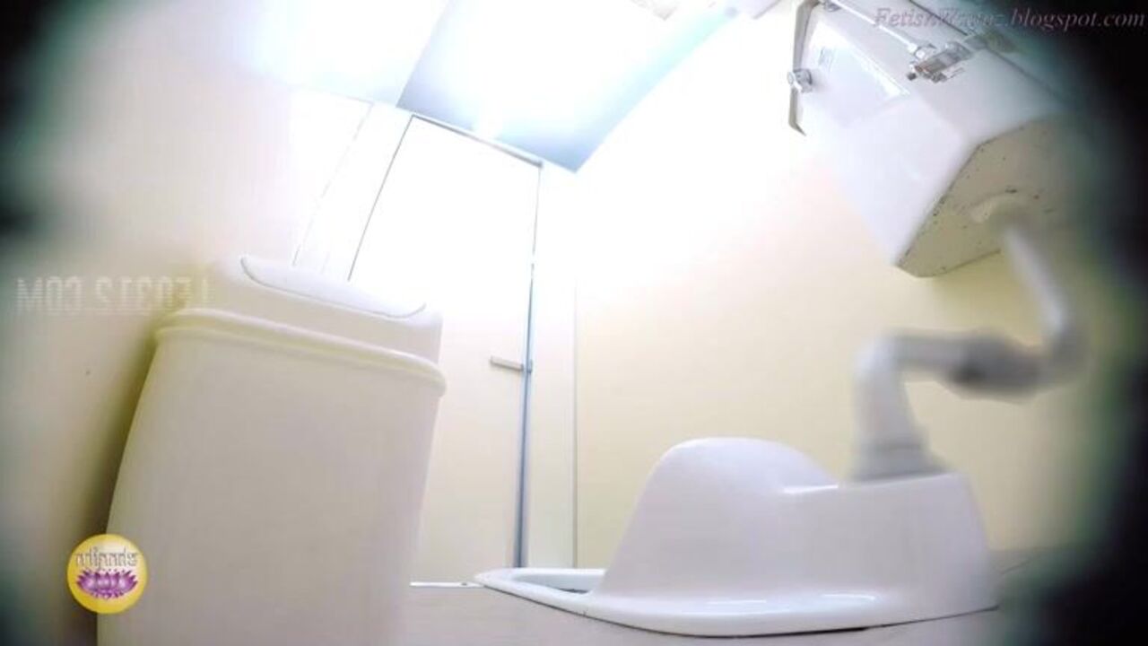 Haruka Poppin' - Smol Waifu's fetish for scat sex and piss play