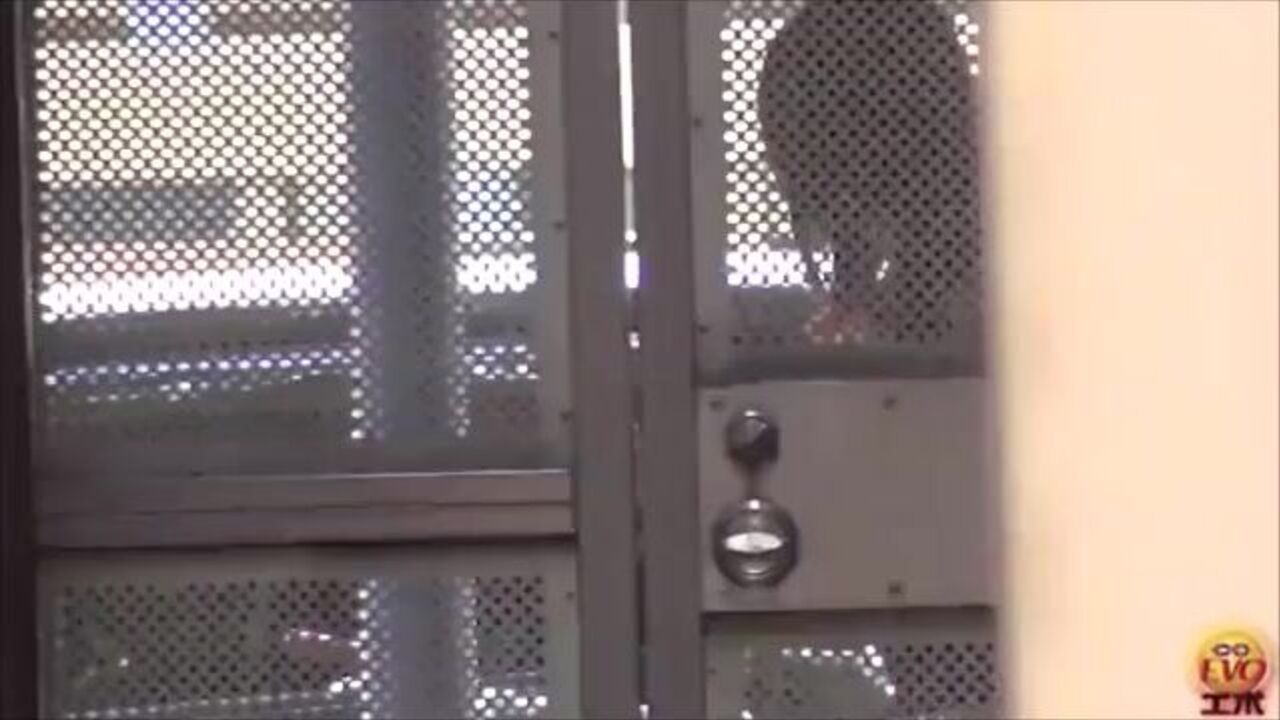 Watch this well-dressed slut shitting in the alley while getting her scat wet