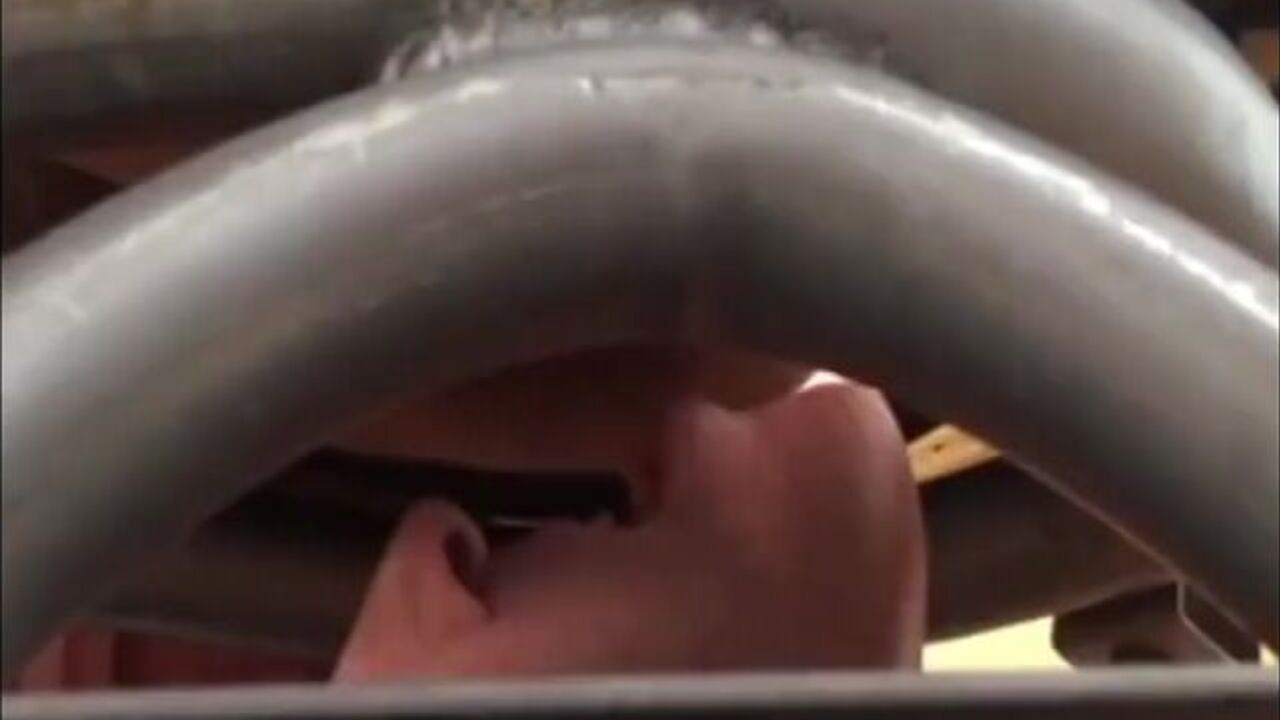 Watch this guy get down and dirty with a scat-filled mouth