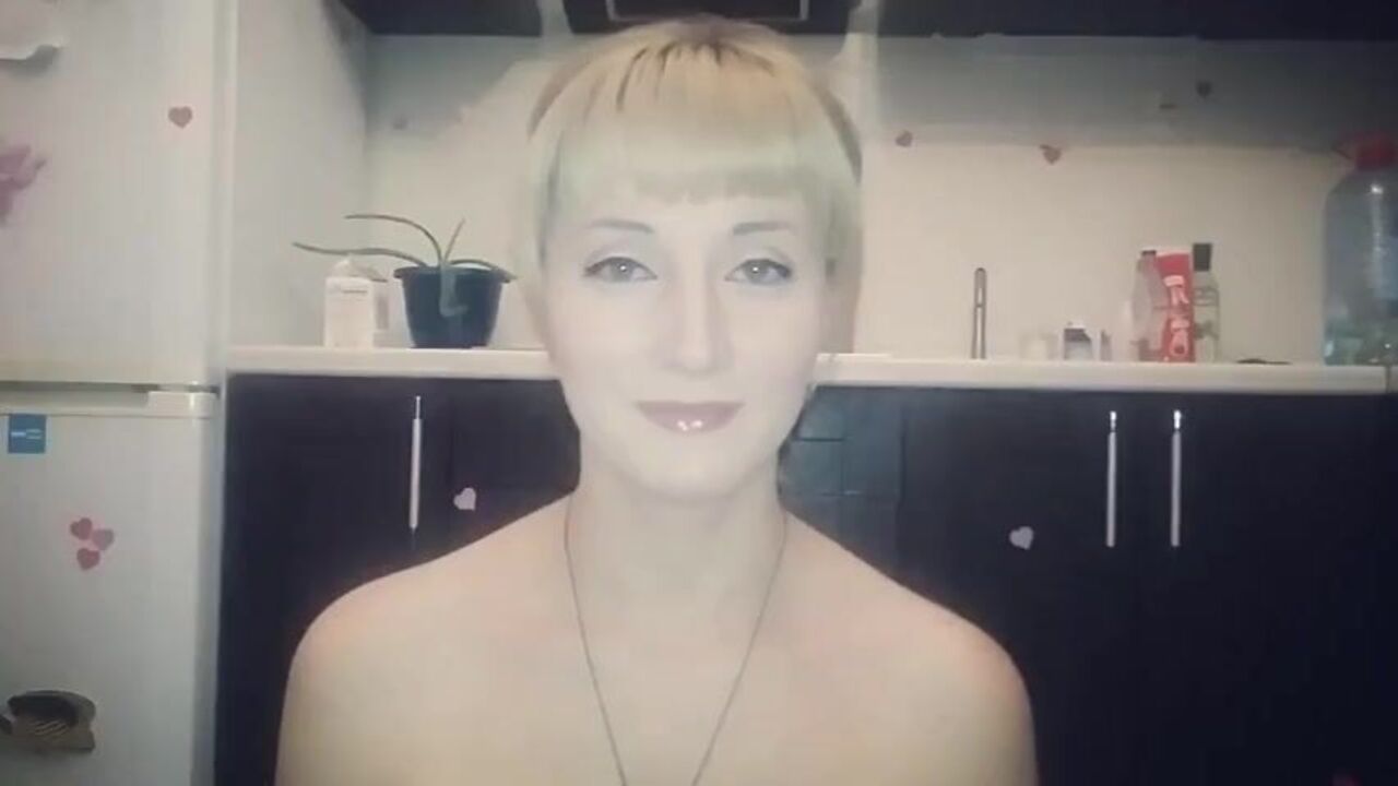 Rainy Morning: Scat porn with Elecebra and her wet mouth