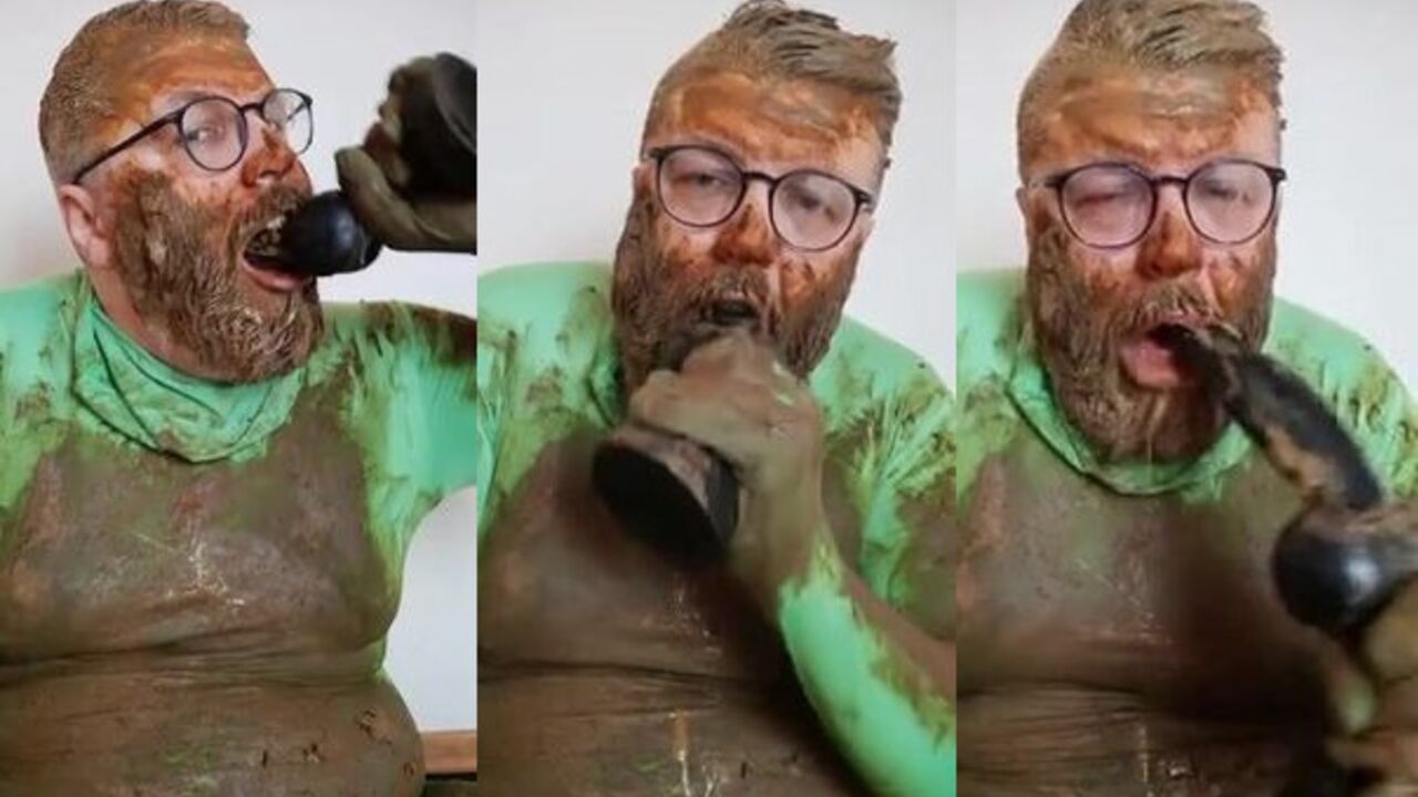 Kinky dad goes wild with his dirty dildo and smeared ass