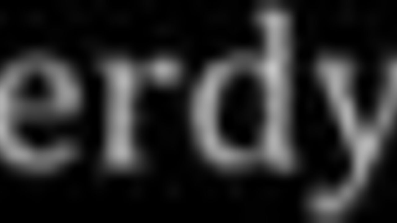 Betty's scat collection: dirty alien eating, smearing, and pooping in pantyhose