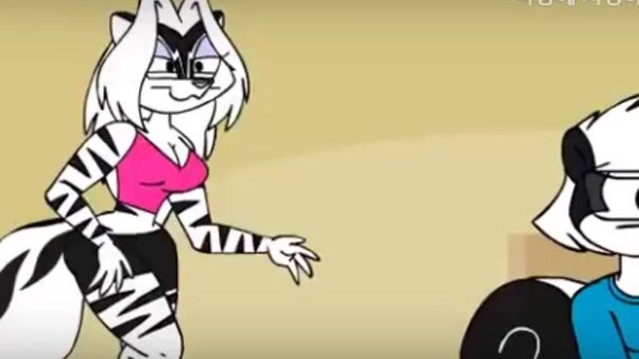 Watch this kinky babe get her scat and enema fetish satisfied