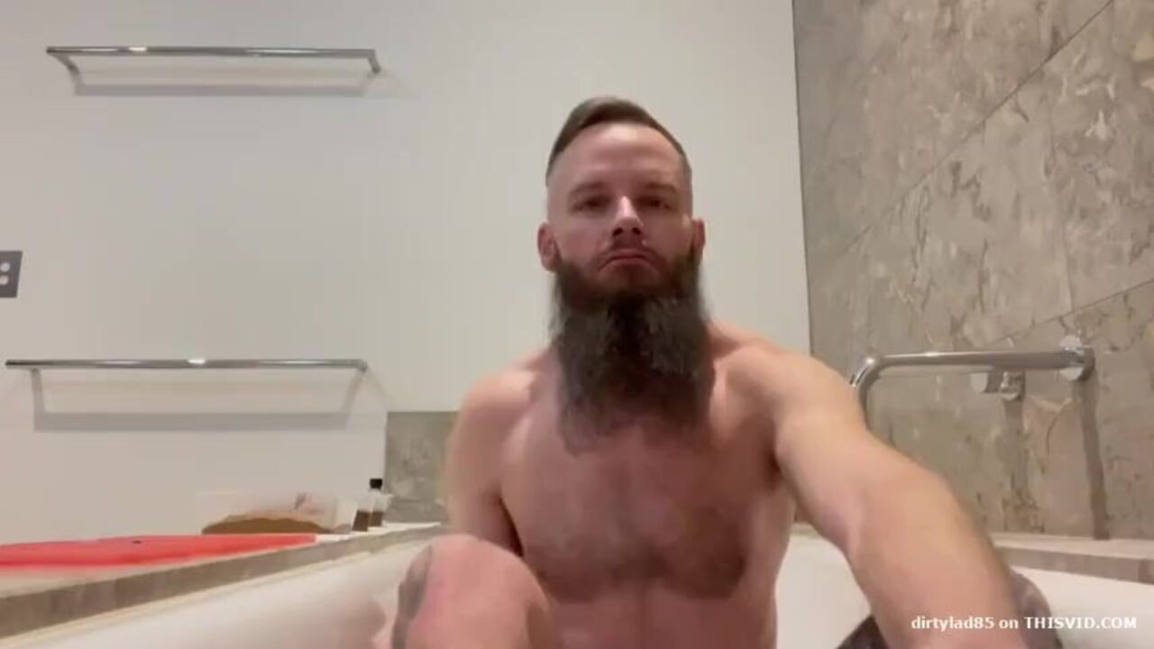 Watch this hot bearded dude shitting and smearing himself in the middle of the night