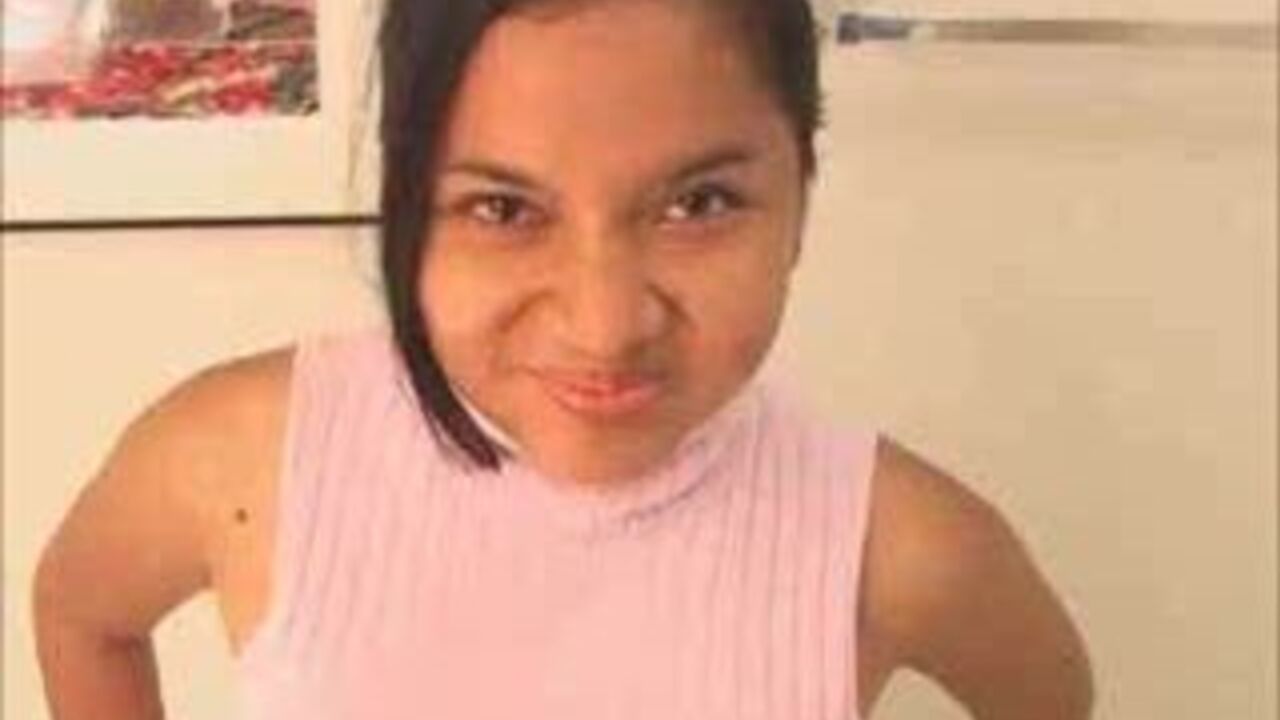 Kayla Feona - The Scat Goddess - gets her pussy and ass stuffed with loads of scat