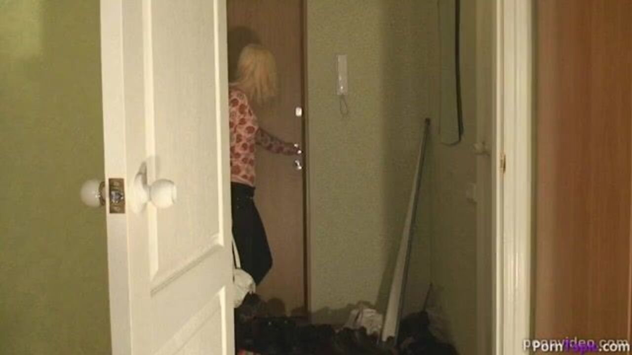 Watch this kinky scat porn video of a filthy slave getting off in a kinky scat video