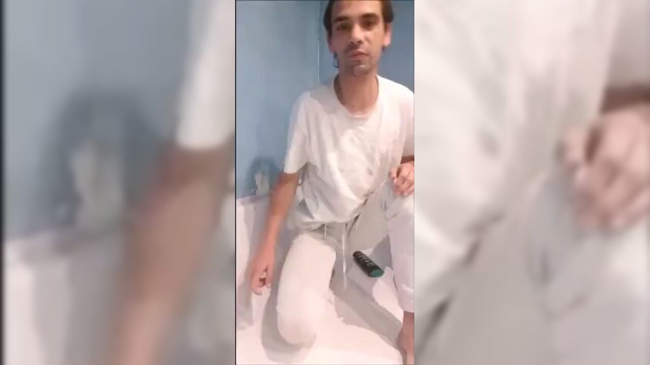 Watch this filthy white boy piss all over his scat like a pro