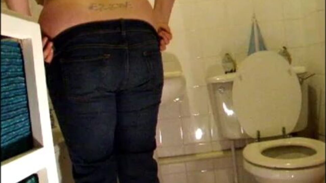 Watch this massive lady's scaty mess as she gets her filthy needs fulfilled