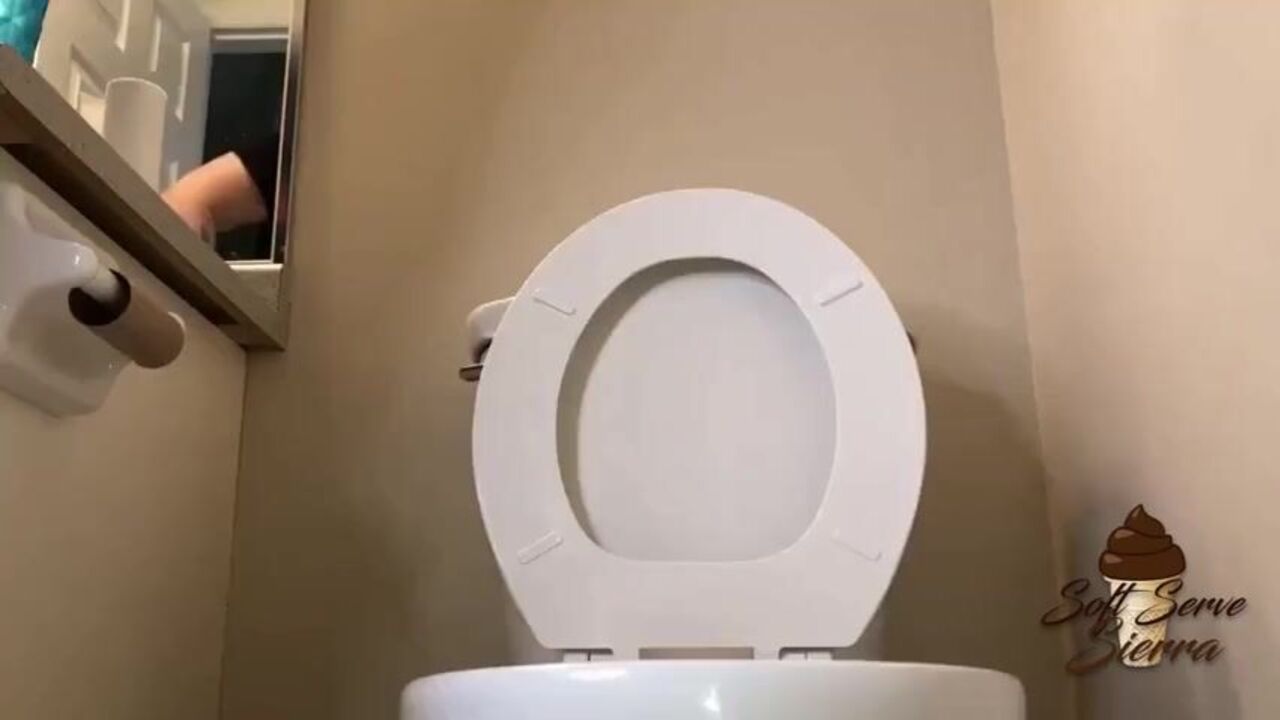 Hot girl almost pooped in her panties while making a mess