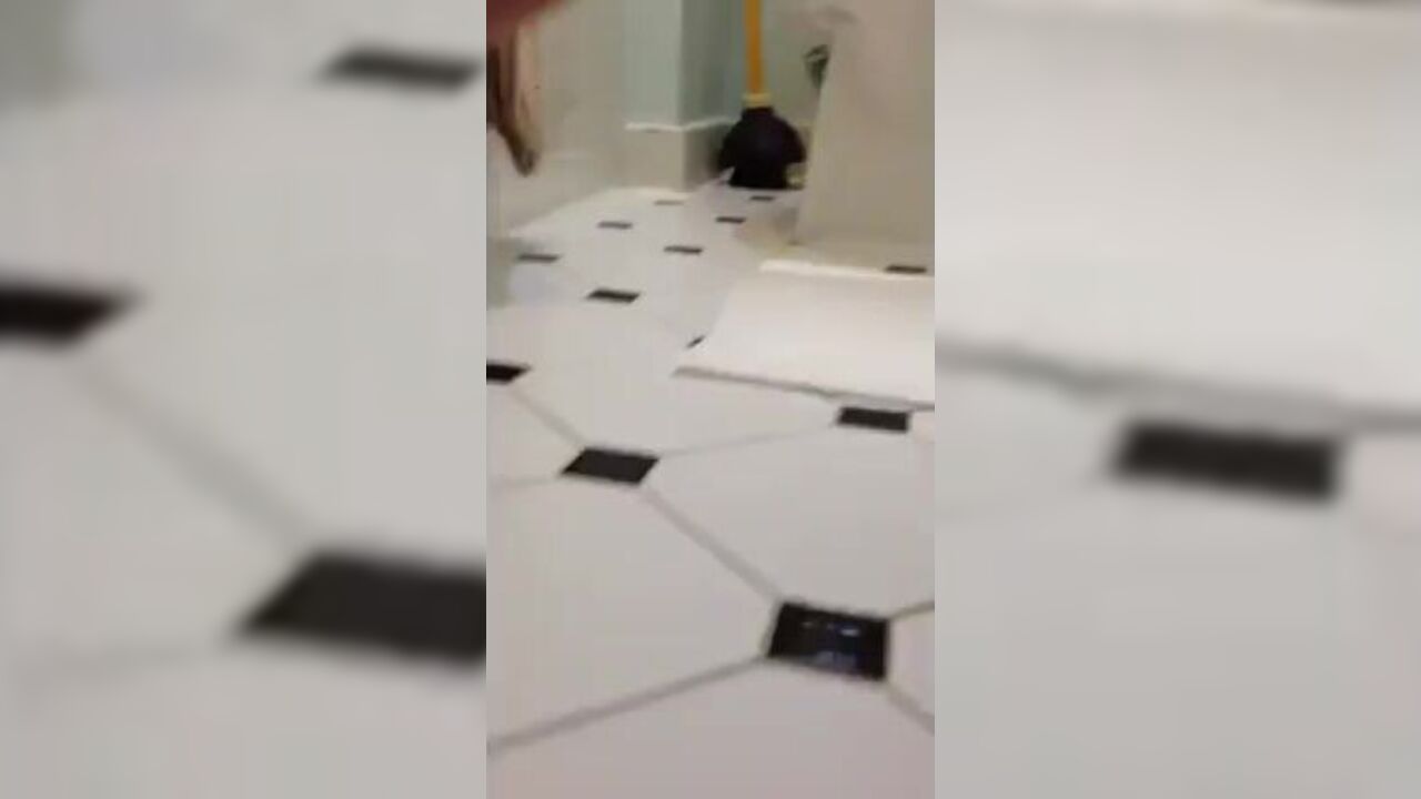 Watch this amateur babe get her pussy and ass filled with golden pee