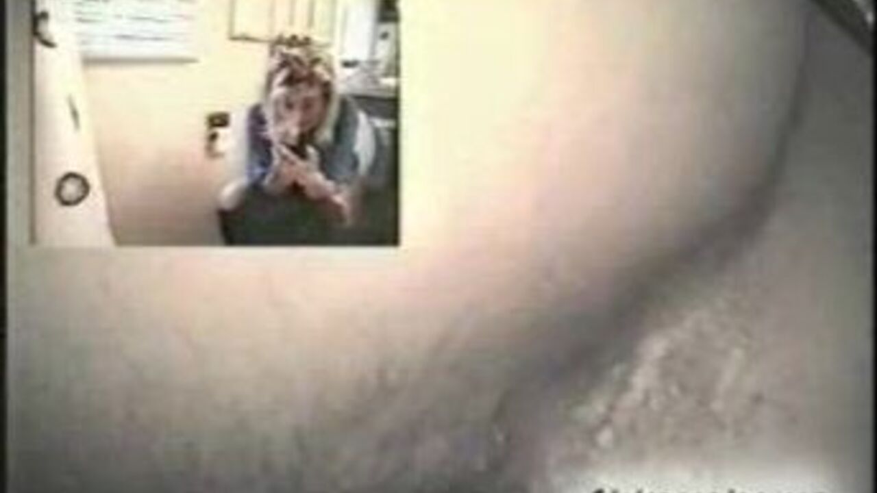 Brittanie's toilet session ends in a wild scat session!