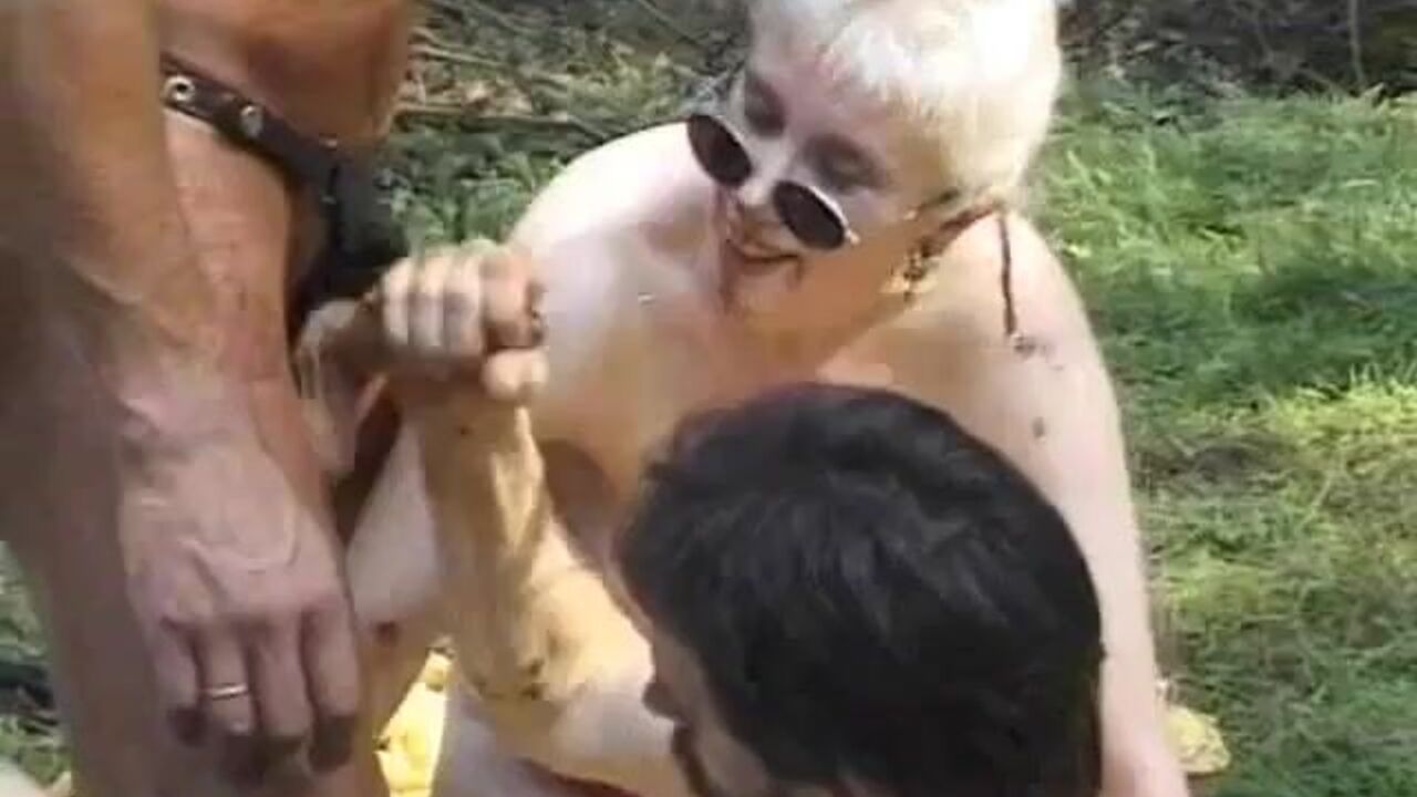 Watch the second Bisex Scat Party in Teil 2