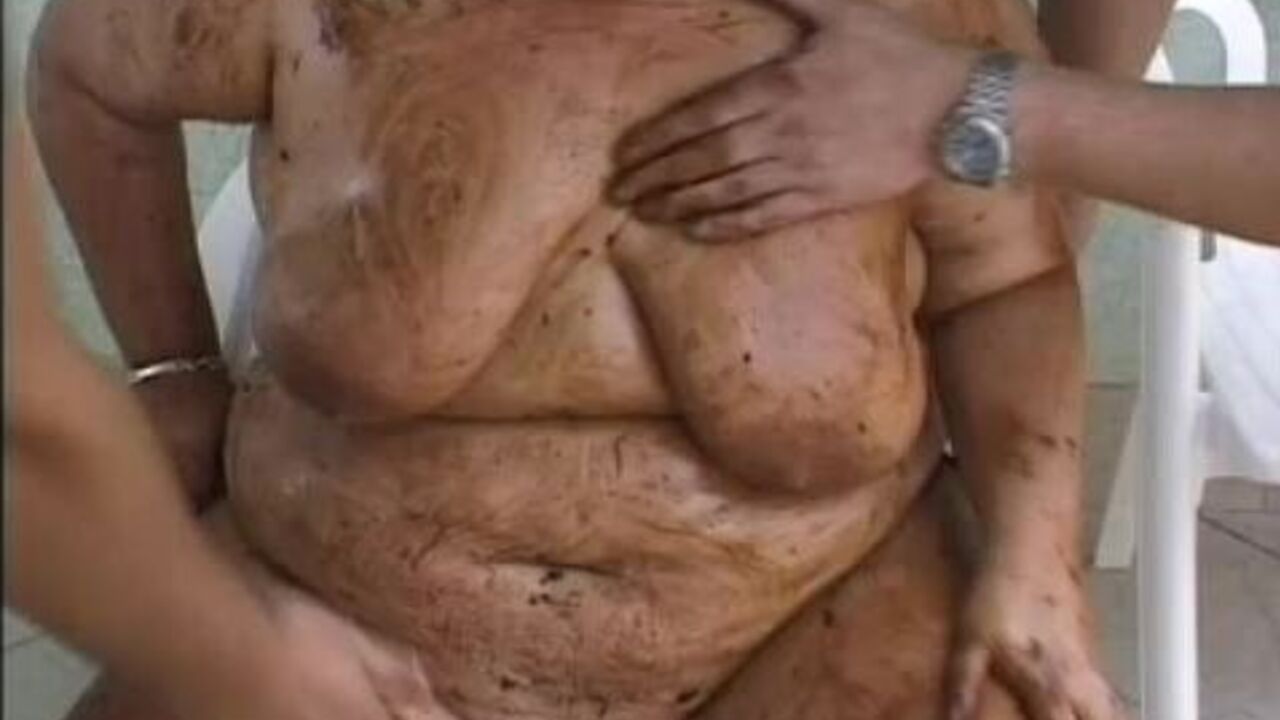 Maria 02 gets her scat fetish satisfied in this kinky video