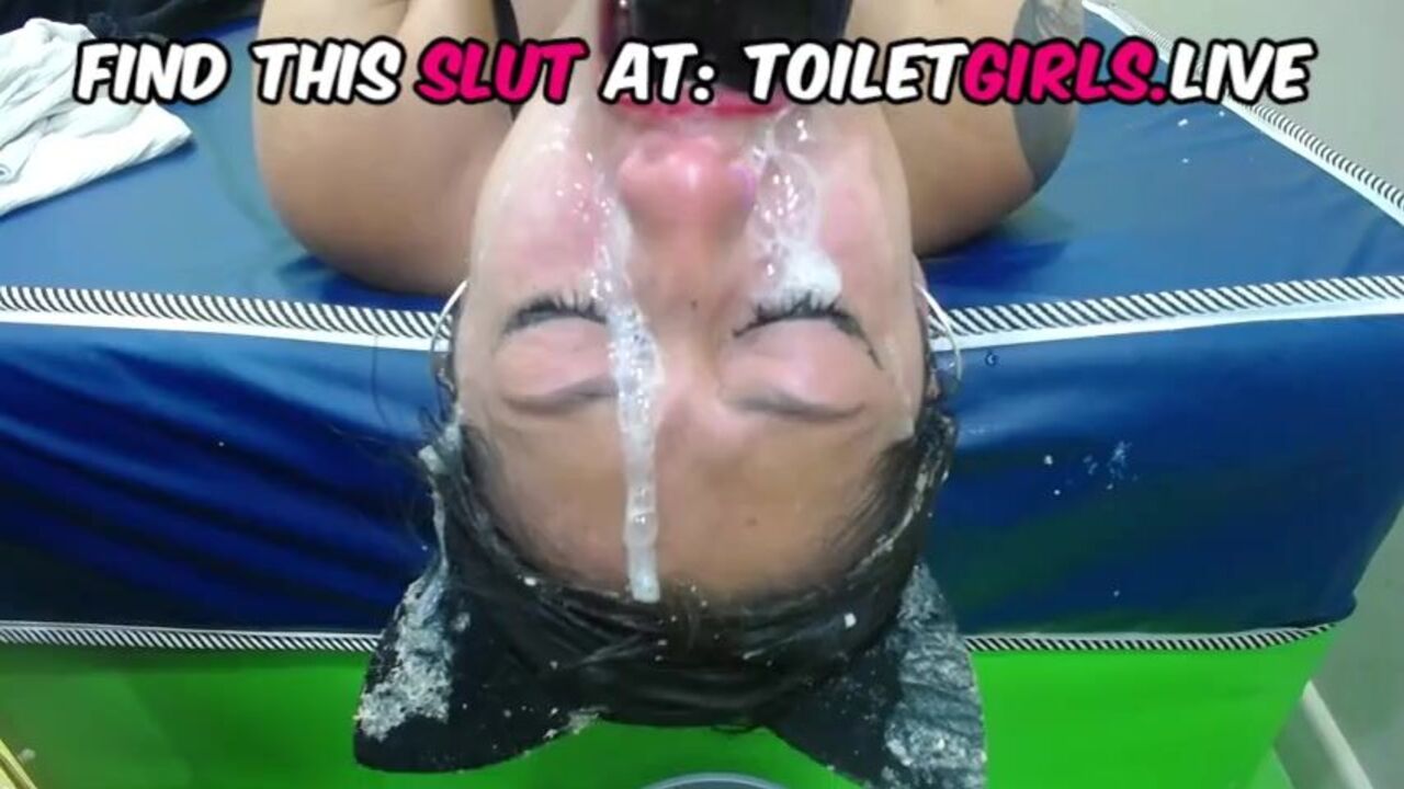 Latina with tons of vomit covers her face in scat and gags on it