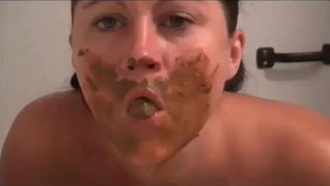 Get a taste of my kv on wwwdirtyscatgirl.com: Extreme pissing, swallowing, and kitting out with nylons