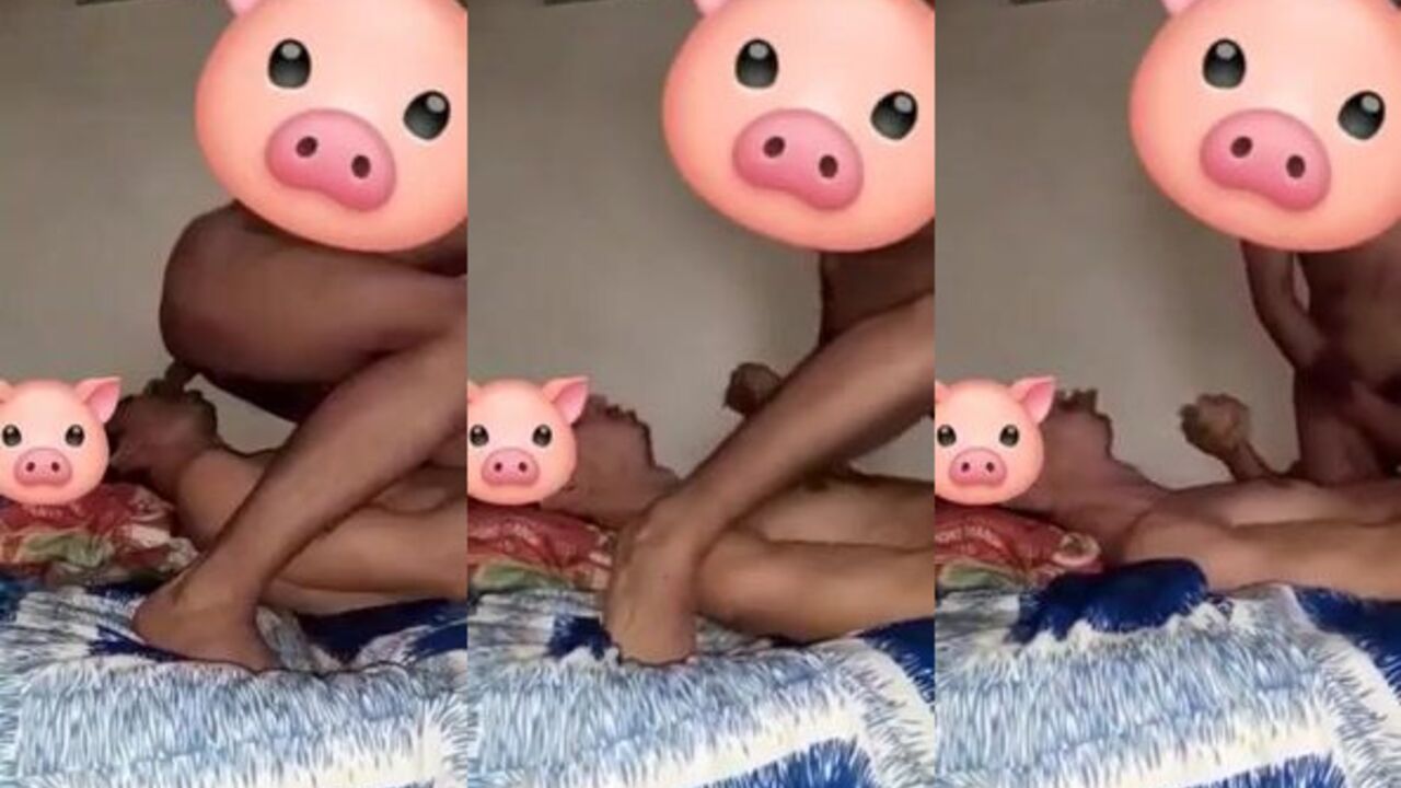 Watch this hot guy devour his breakfast in bed with his scat