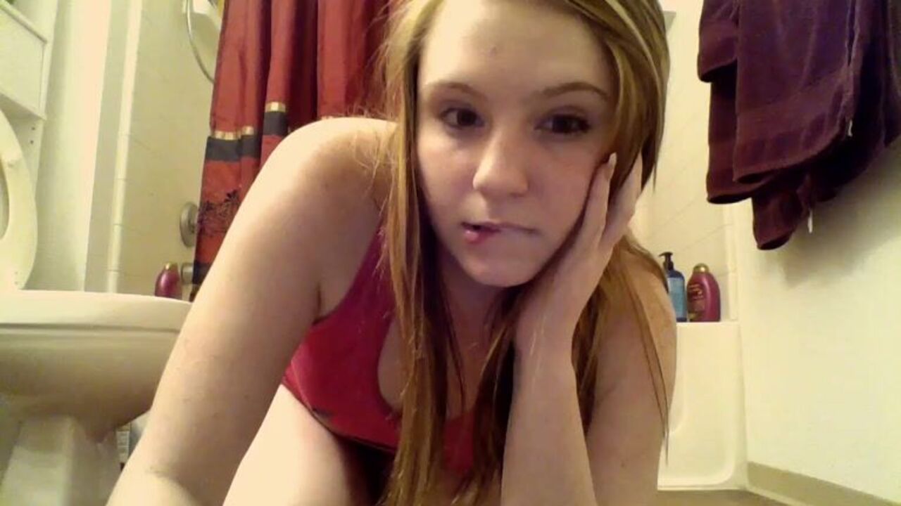 Watch this dirty scat video of a filthy girl getting her shitting needs satisfied