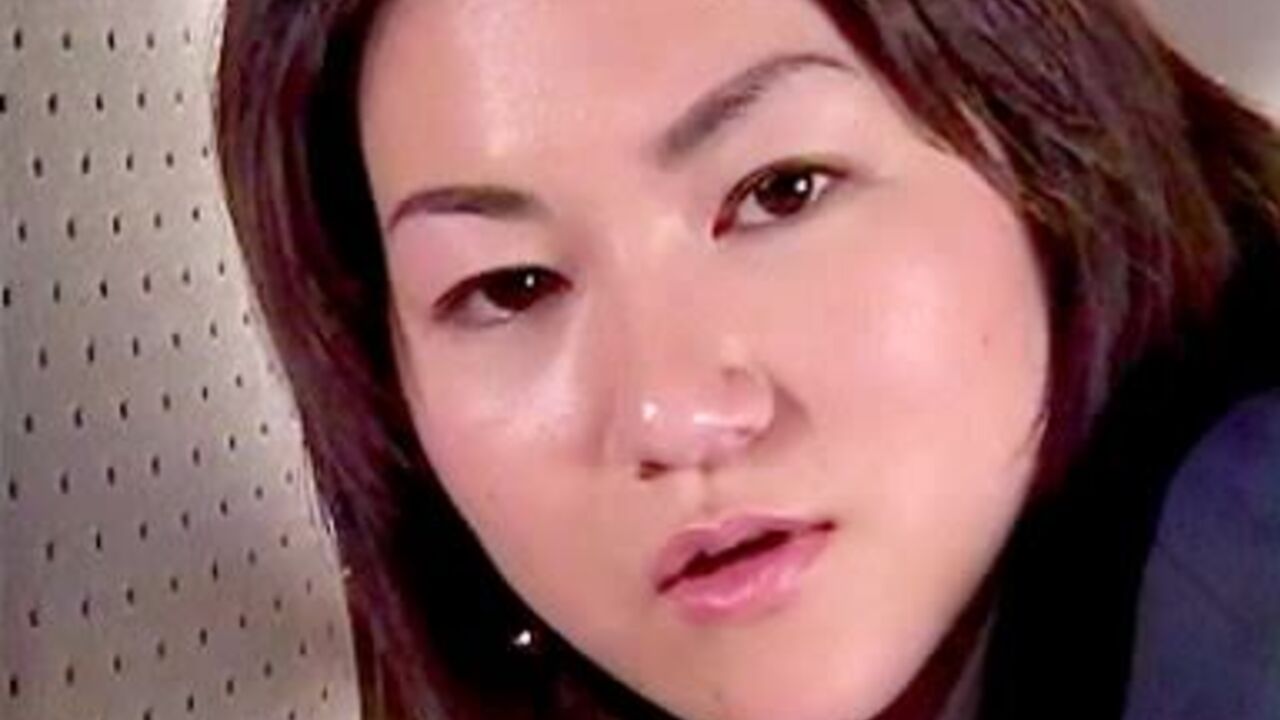 Watch this filthy slut scat and get off like never before!