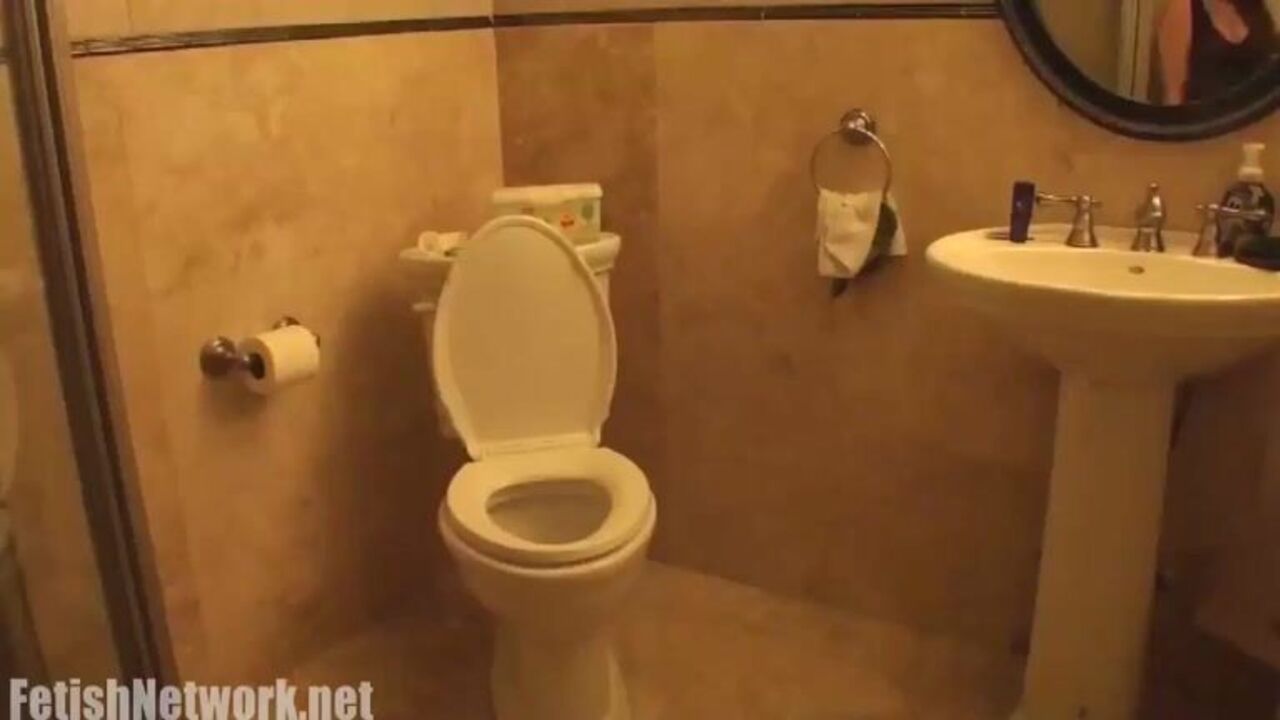 Watch this kinky girl get her scat toilet Pooped out in this toilet porn video