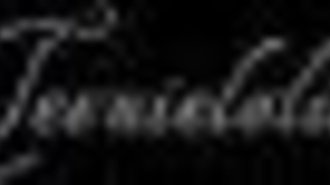 Watch Laila Kackt in Geiler Wäsche getting her scat stuffed with a hard cock