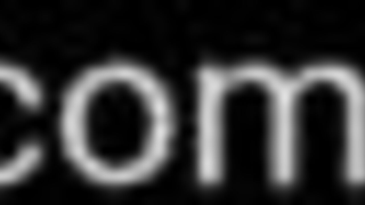 Watch this amateur girl with a scat fetish get dirty and eat her feet in hot solo action