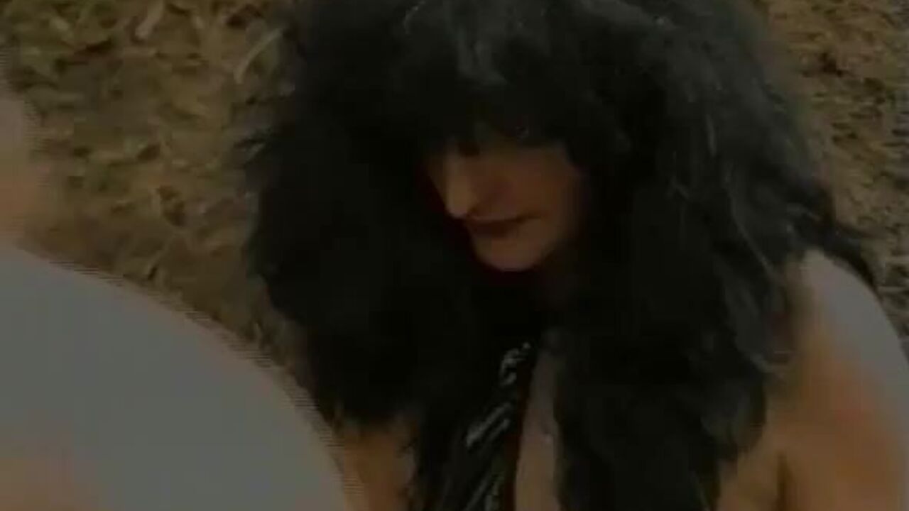 Maika Slave gets her scat fetish satisfied by Domina-Doris' pussy-eating skills