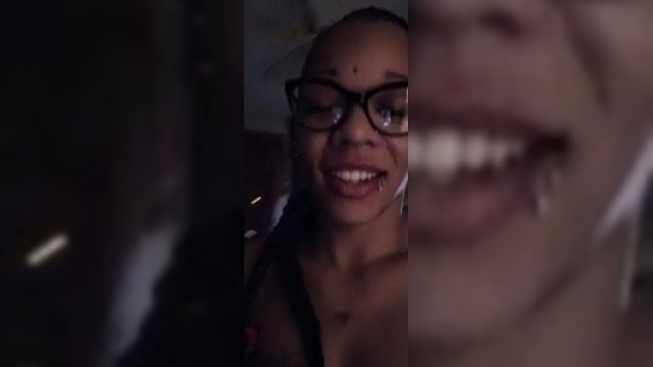 Watch Ella's scat fetish videos & share your own!