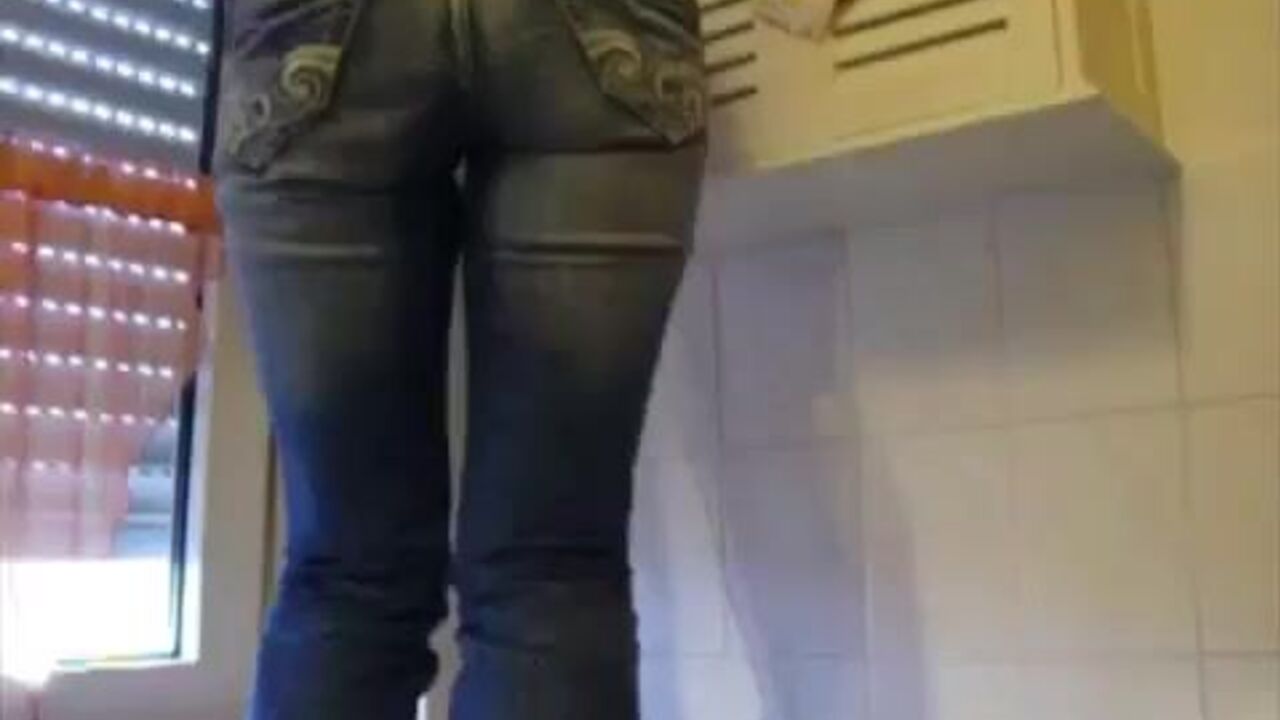 Watch this kinky slut scat and gulp down a massive load