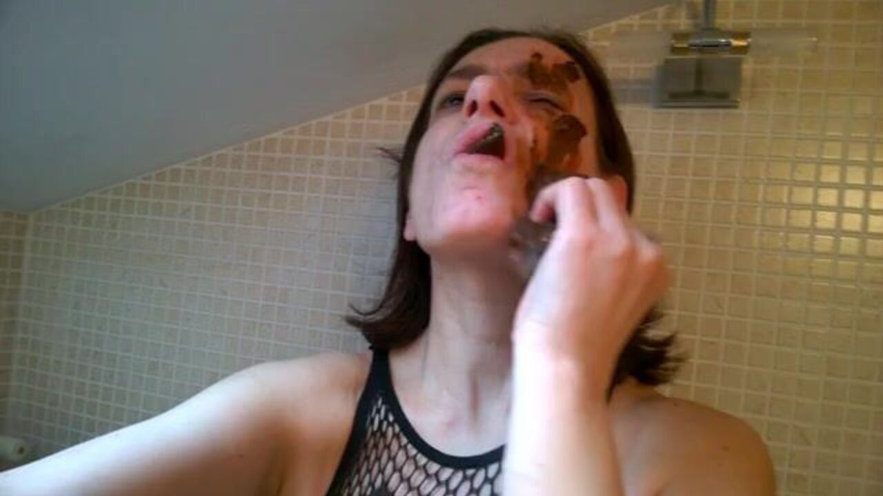 Watch me get my face covered in scat and make a mess in front of the camera