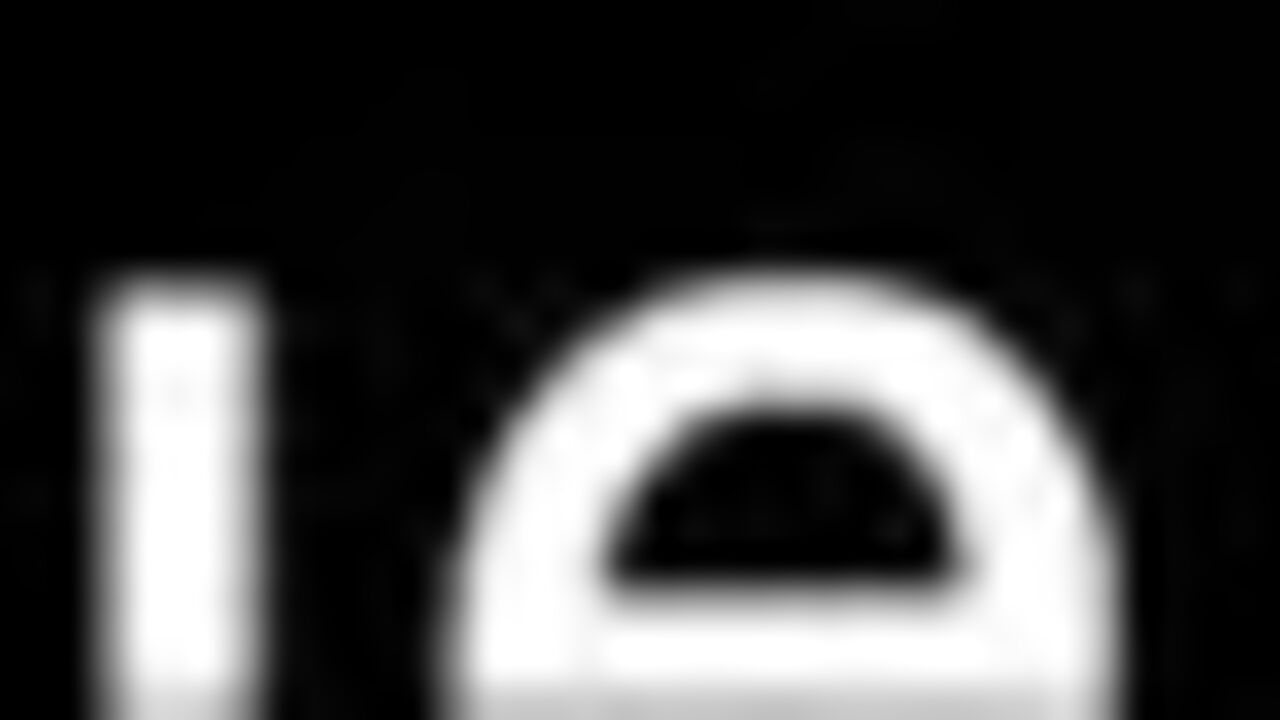 Watch Monique Dans Ces toilettes get her scat pounded hard in these filthy videos