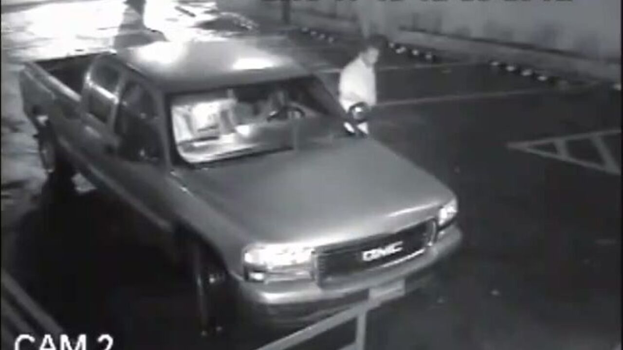 This dude can't get enough of that scat!