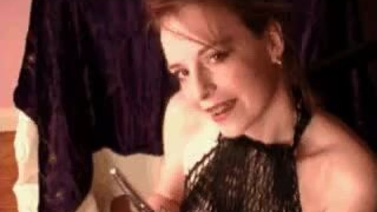 NadiasTubecom: Scat Lucy Eats & Gets Herself Pounded with a Speculum