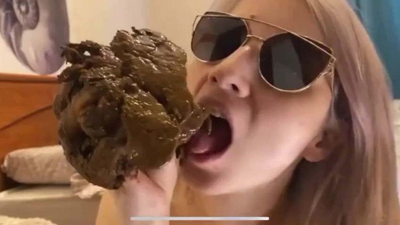 Blonde amateur with big tits shows off her scat skills in exhibitionistic frenzy