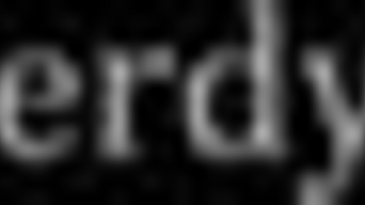 Russian slut loves getting her scat wet and dirty in this filthy scat video