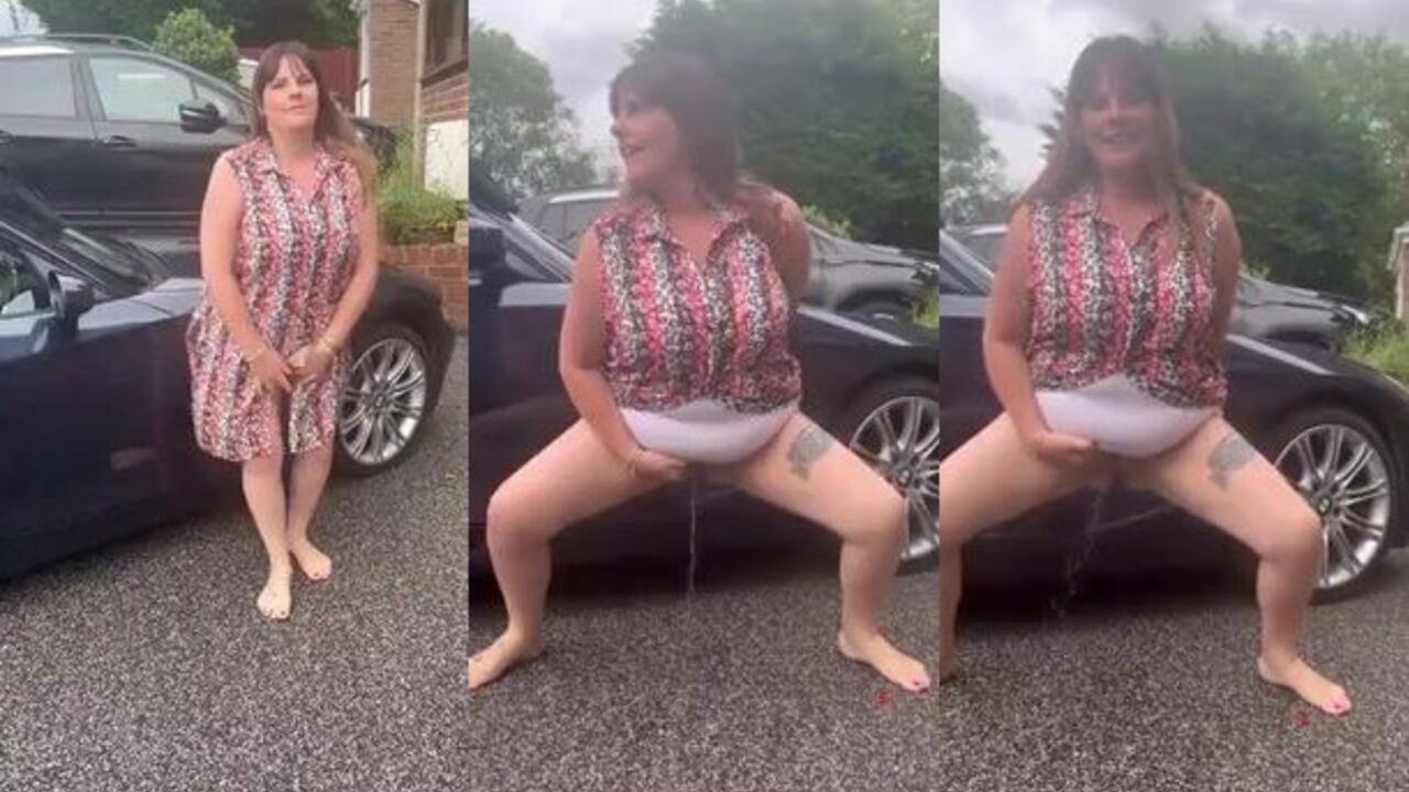 Get off to this kinky bathroom porn featuring a kinky toilet, pissing, and a wetting adventure